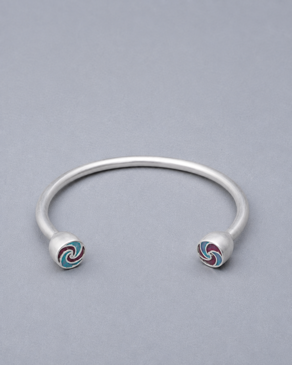 Swirl torque necklace