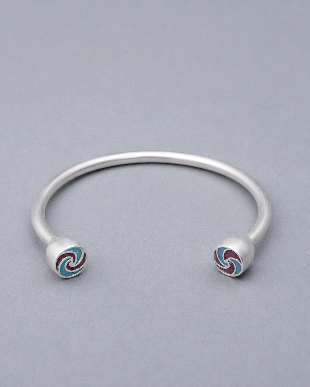 Swirl torque necklace